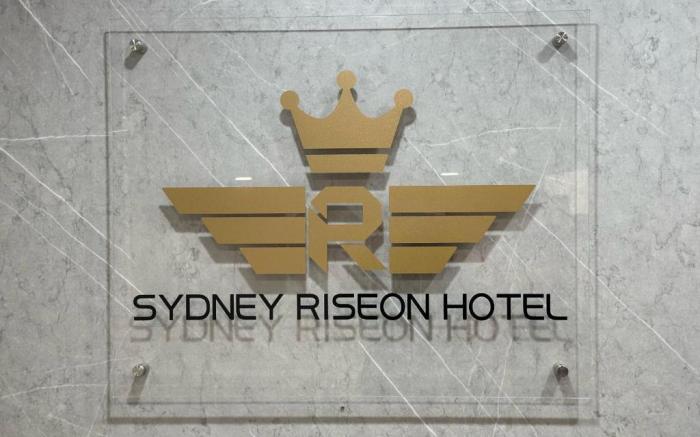 Sydney Riseon Hotel
