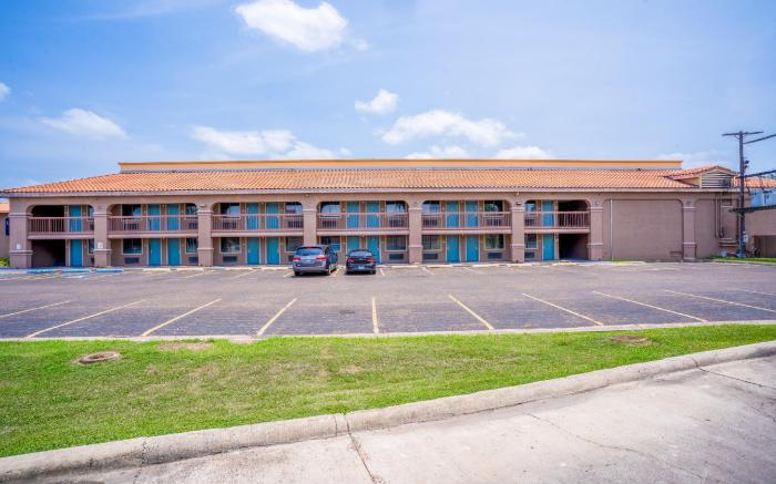 Lone Star Inn & Suites by OYO Harlingen TX