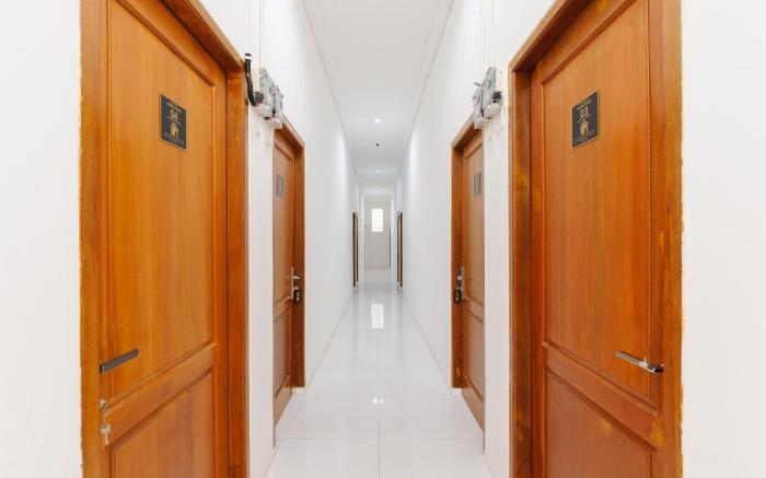 RedDoorz Syariah @ Sakura Hotel Duren Sawit