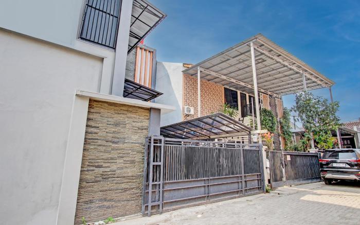 OYO 93209 Guest House Cemara 3