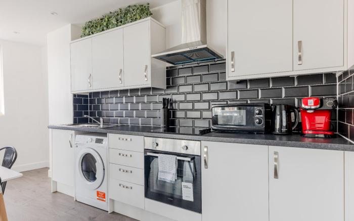 Boutique Vertigo Apartment Central Kingston London