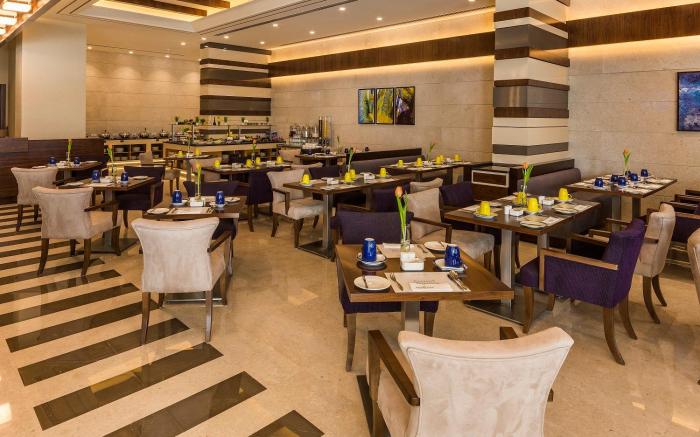 Golden Tulip Media Hotel