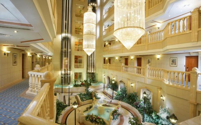 Knight Castle Hotel