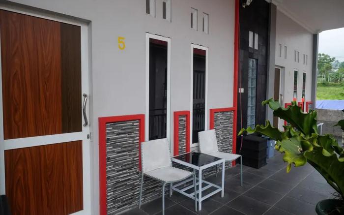 RedDoorz @ Jalan Dieng 3