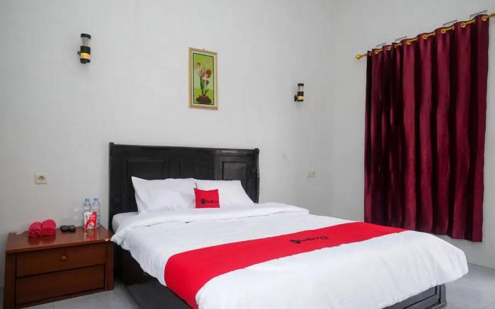 RedDoorz @ Jalan Dieng 3