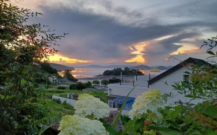Yeosu Artist Ocean View Private Pool Villa