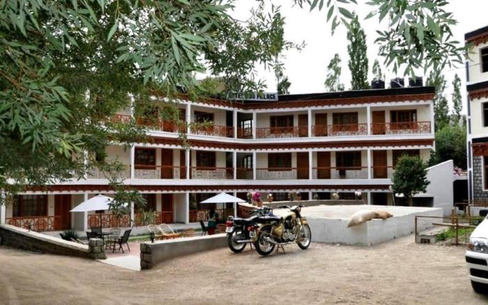 Hotel Abu Palace