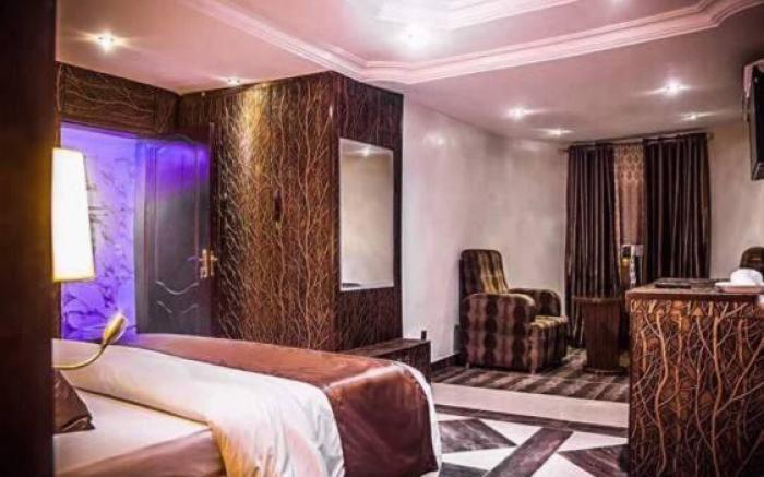 E-Suites Luxury Hotel