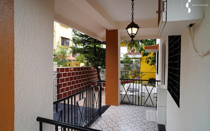 Reed Field Villa, Alibag