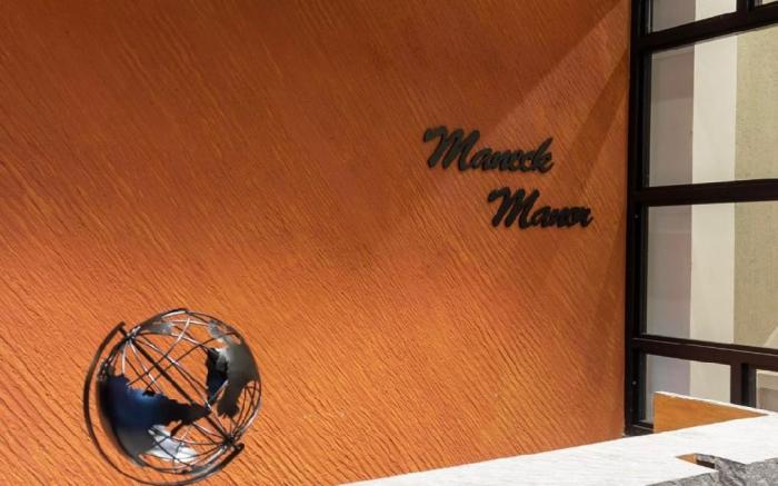HOTEL MANECK MANOR