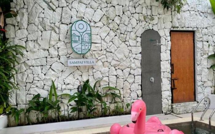 Sampai Villa Ruang Tepi