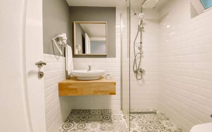 RAW BEACH HOTEL