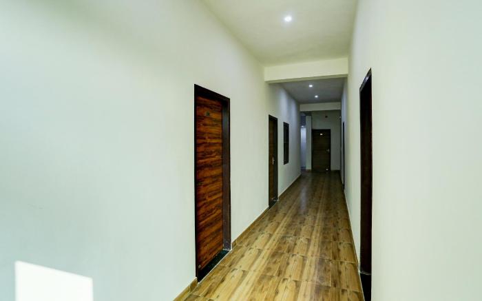Hotel O Rajhans