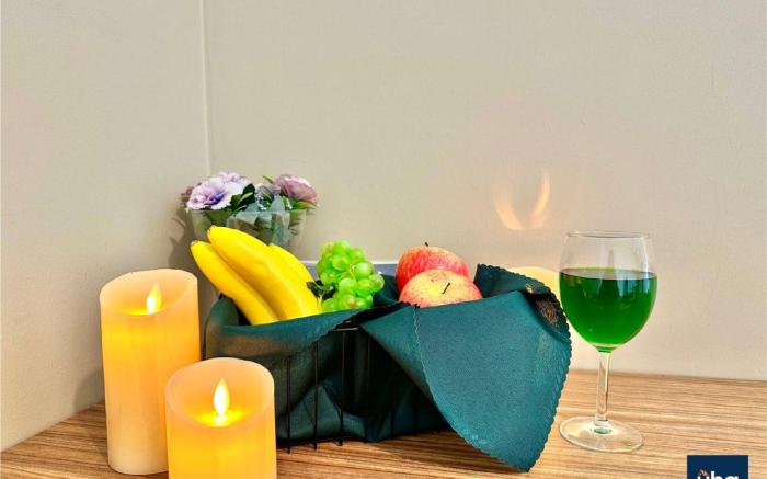 Cube 8 Teens Taman Mount Austin Apartment by UHA