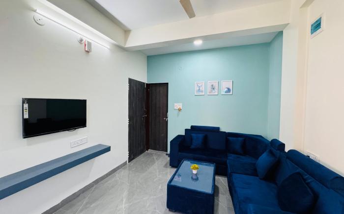 Home Escape 2BHK Apartment Near Bombay Hospital