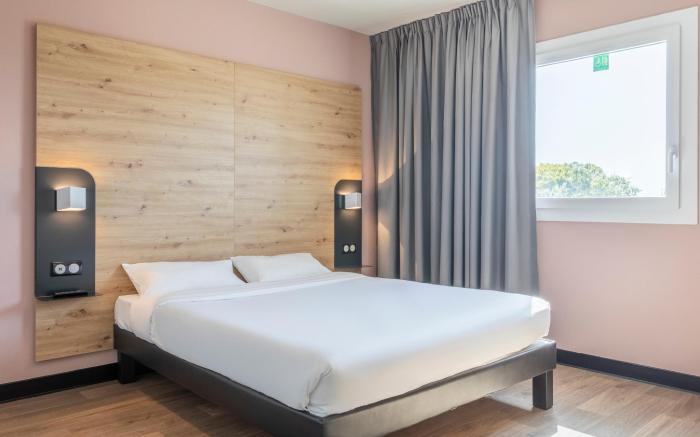 B&B HOTEL SAINT-MARTIN-DE-CRAU ALPILLES CAMARGUE