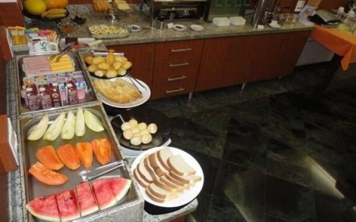 Lelis Hotel