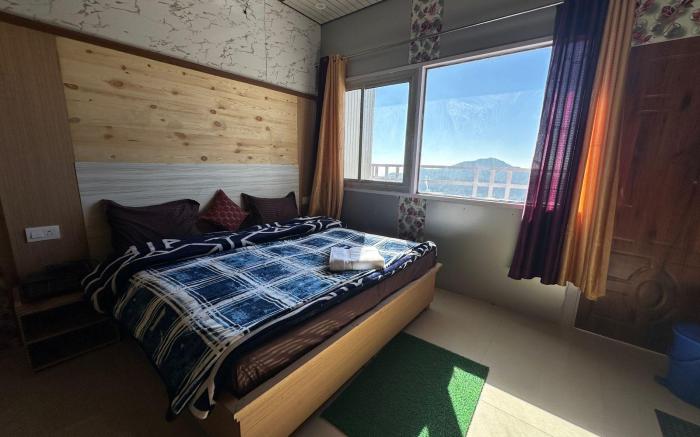 Kanatal's Valley View INN