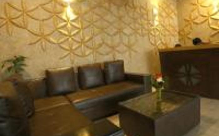 LA Riviera Suites