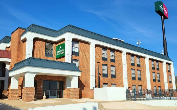 HomeTowne Studios Prattville