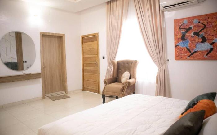 GOLDEN APARTMENT AJAH