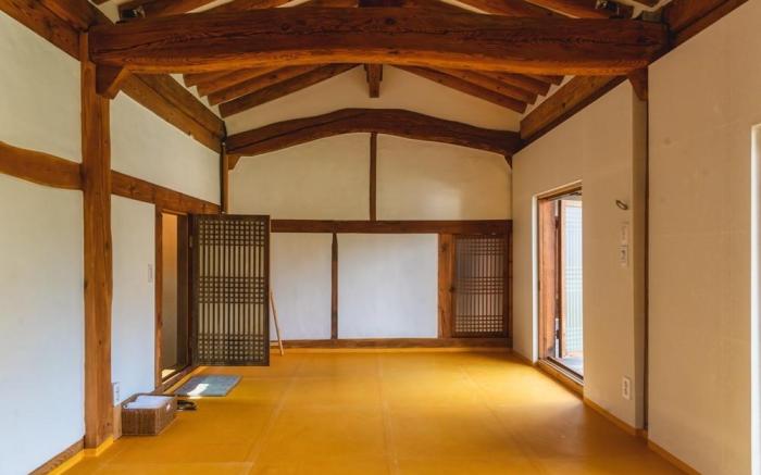 Gyeongju Stone Lantern Home Hanok Stay