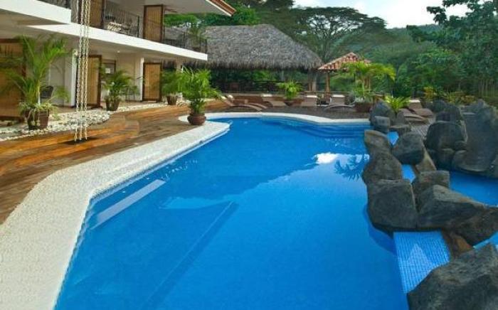 Pumilio Mountain & Ocean Hotel