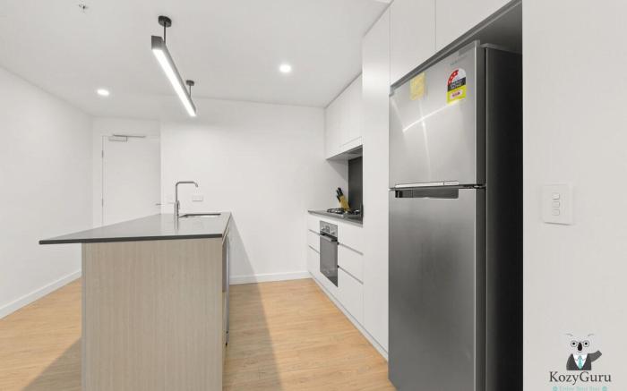 South Brisbane  Kozy 2 Bedrooms APT + FREE Parking