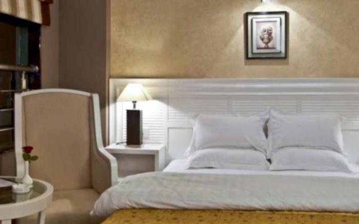 Hotel Gargee Grand