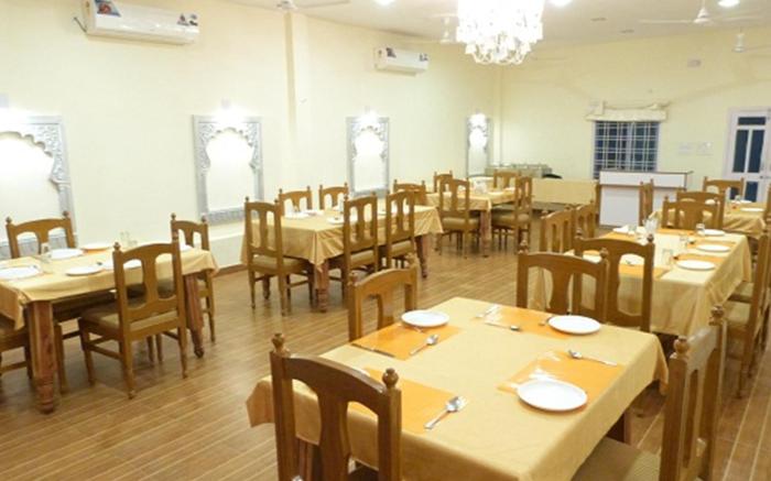 Devendragarh - A Boutique Lake Facing Guest House On Lake Fateh Sagar