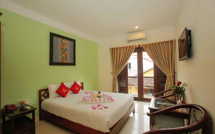 Golden River Hotel