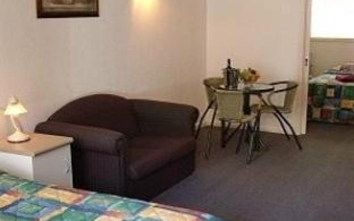 Mid City Motel