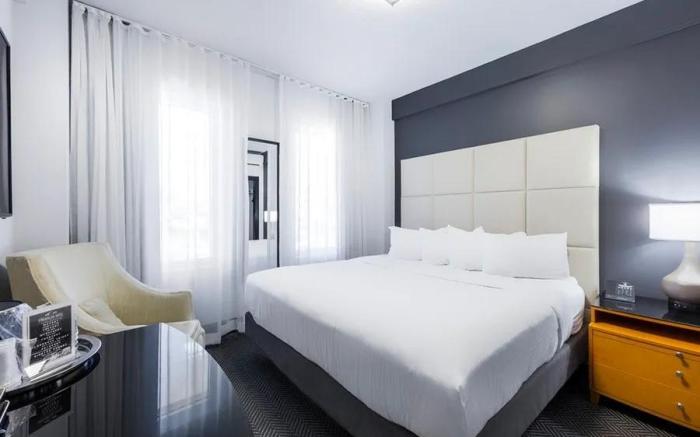 Streamline Hotel