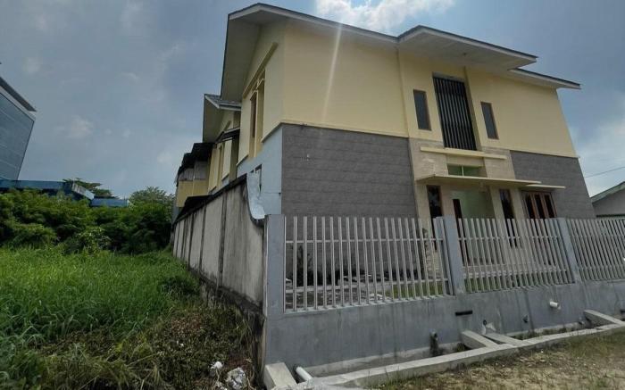 SPOT ON 93378 Lona Guest House Syariah