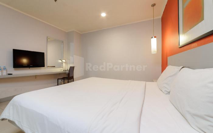 Metro Hotel near Kota Tua Mitra RedDoorz