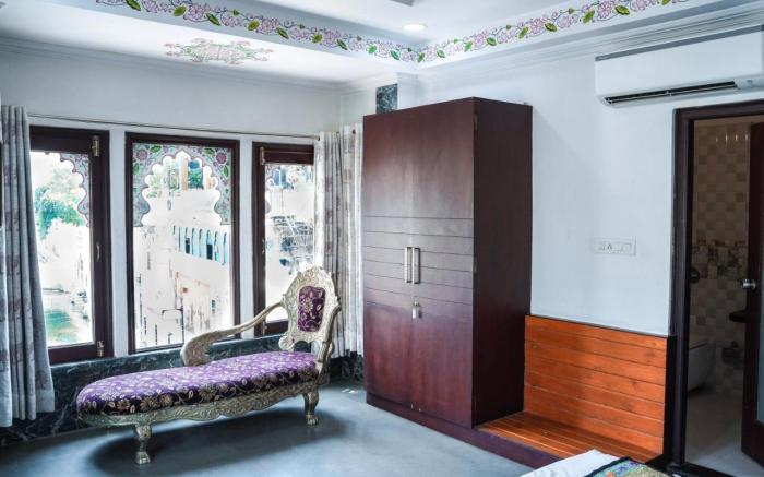 Hide-In Udaipur - A Lake View Boutique Hotel