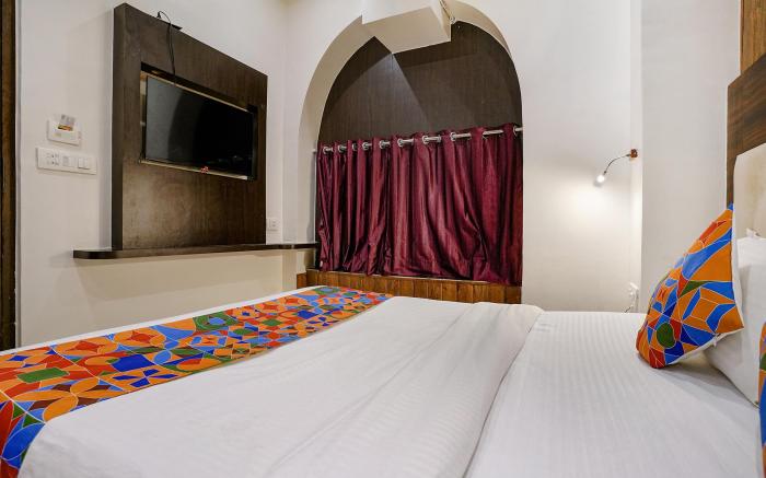 FabExpress Abad Inn - 700m from Gateway of India