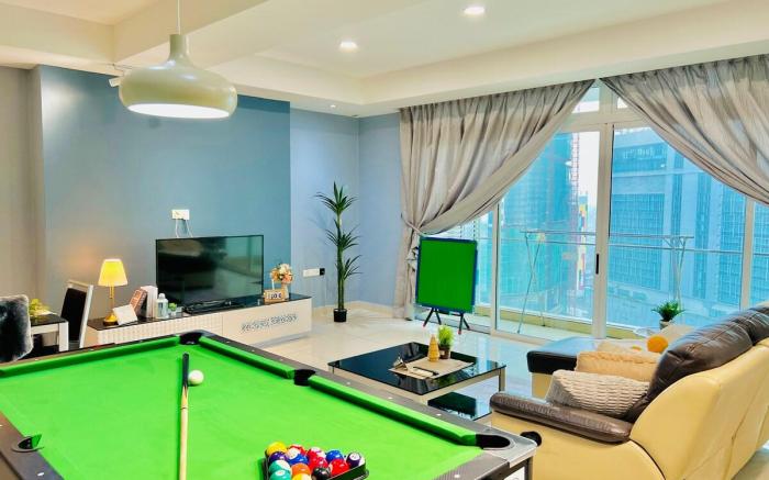 KSL Game Haven 4BR with 65'TV [PrivateLift]8-16pax