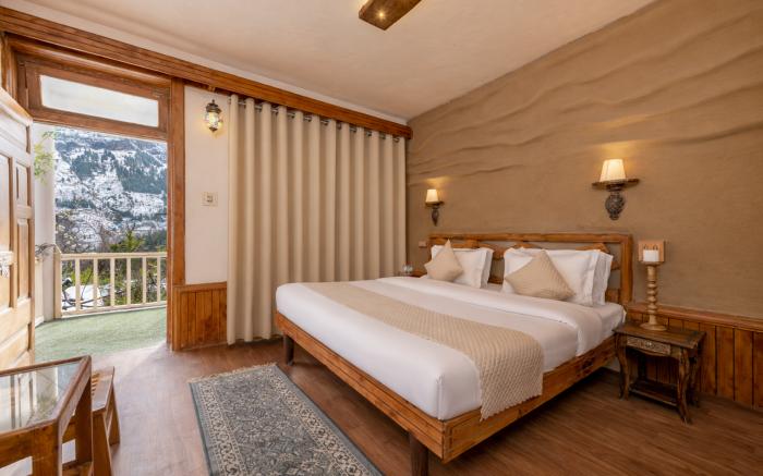 Beholden Stay & Cafe-Mountain View Boutique Stay in Old Manali 