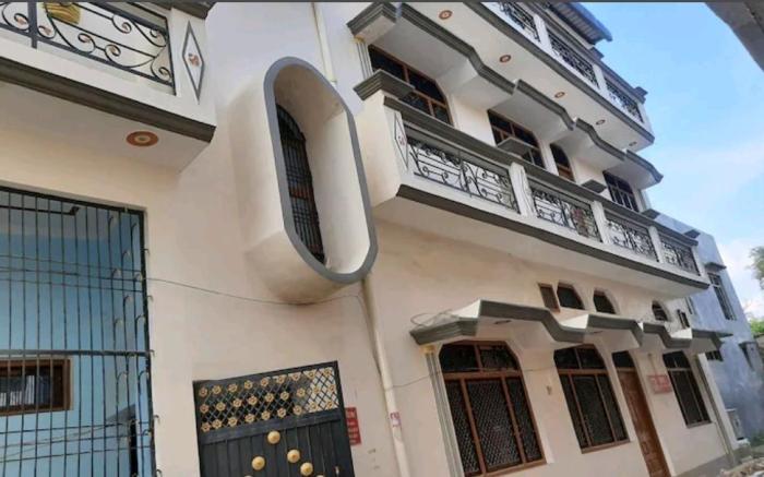 SHANKAR HOMESTAY & RESIDENCY NEAR RAM JANM BHOOMI