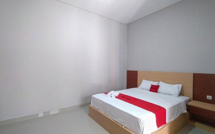 RedDoorz Syariah near Alun Alun Tegal 2
