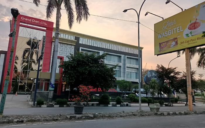 Grand Dian Hotel Slawi