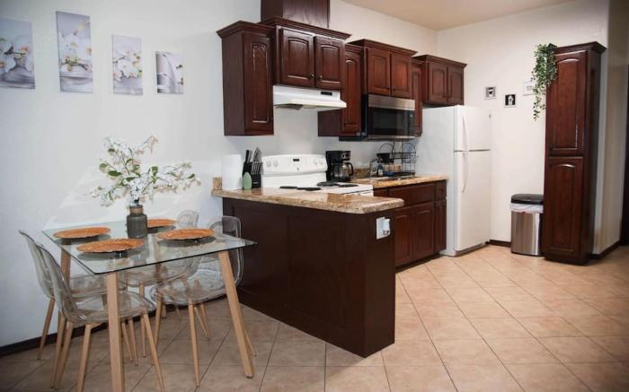 BD 2BT town suite minutes away Medical Center