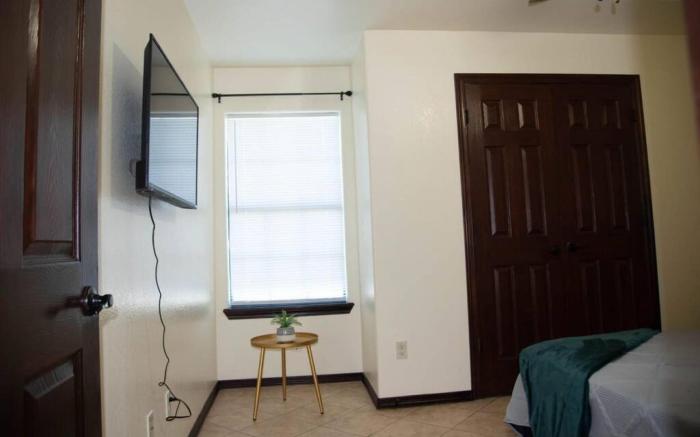 Modern 2 bed 2-bath next to University UTRGV