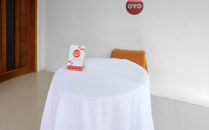 OYO 93440 Warde Hotel  Near Sae Restaurant