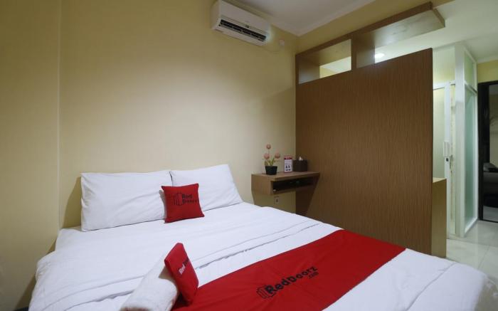 RedDoorz near ITC Cempaka Mas