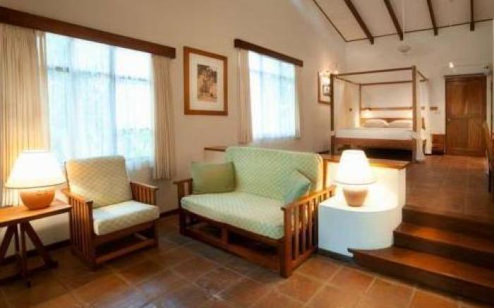 Capitan Suizo Beachfront Boutique Hotel