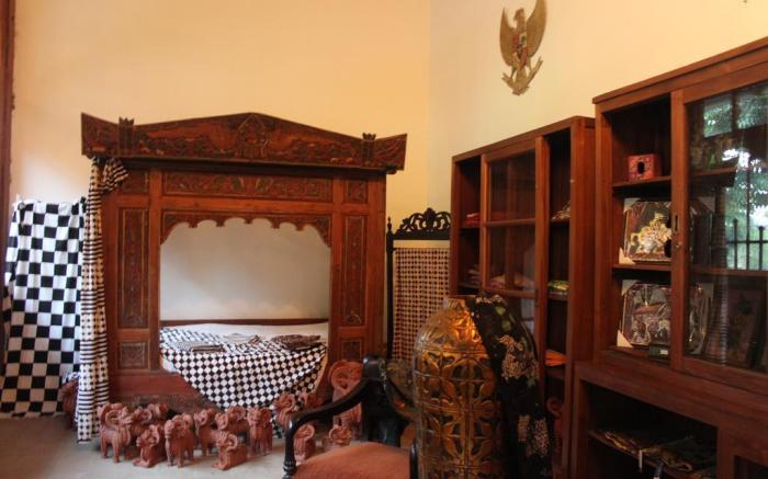 Ndalem Natan Royal Heritage - Deluxe Room 2