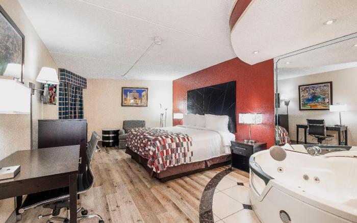 Red Roof Inn & Suites Macon