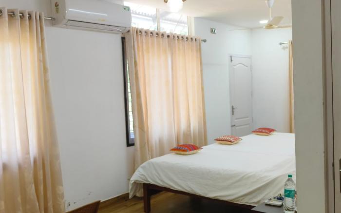 Tess Holistay apartment with kitchen and balcony